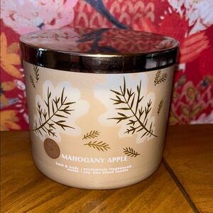 White Barn/Bath & Body Works Mahogany Apple Scented Candle